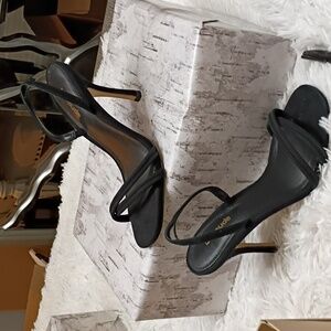 New Larroude Annie Black Leather Strappy Heeled Sandals Size 7